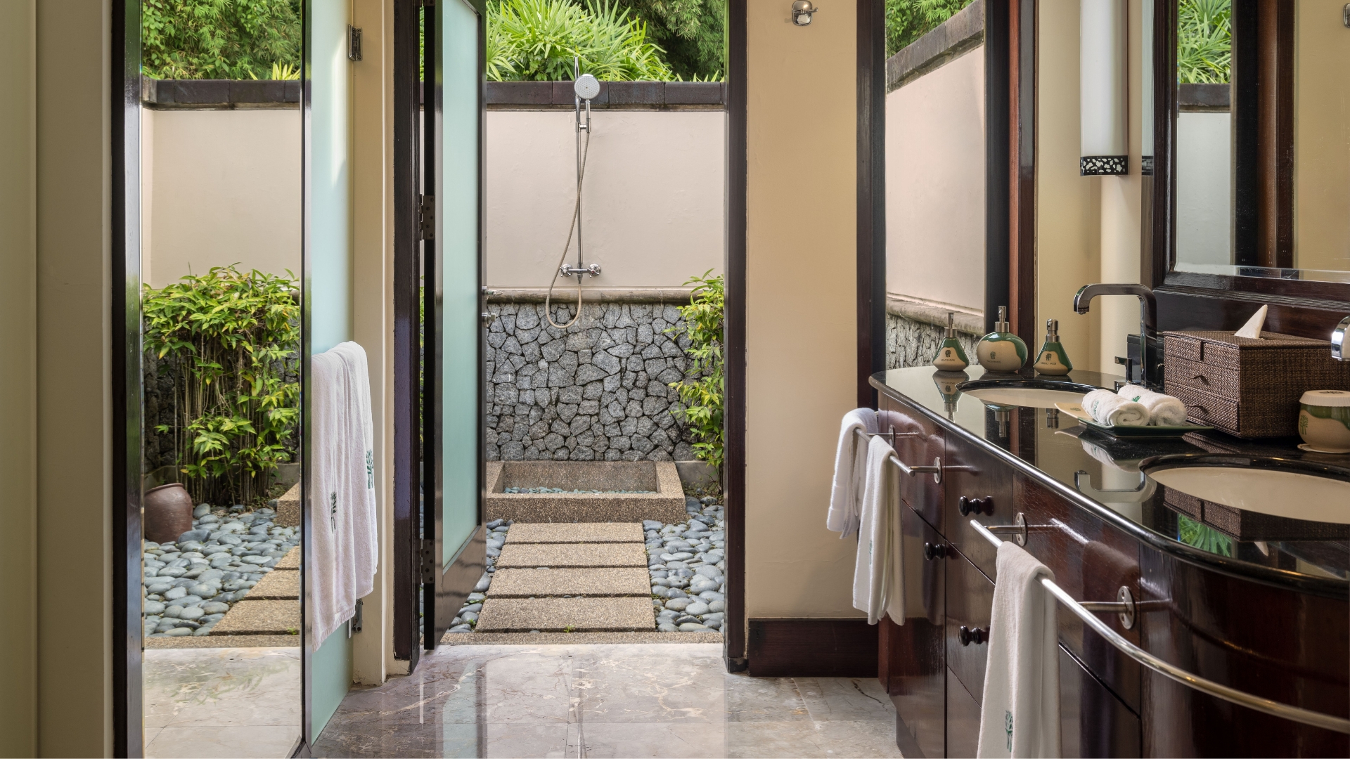 Oceanview Infinity Pool Villa - Bathroom